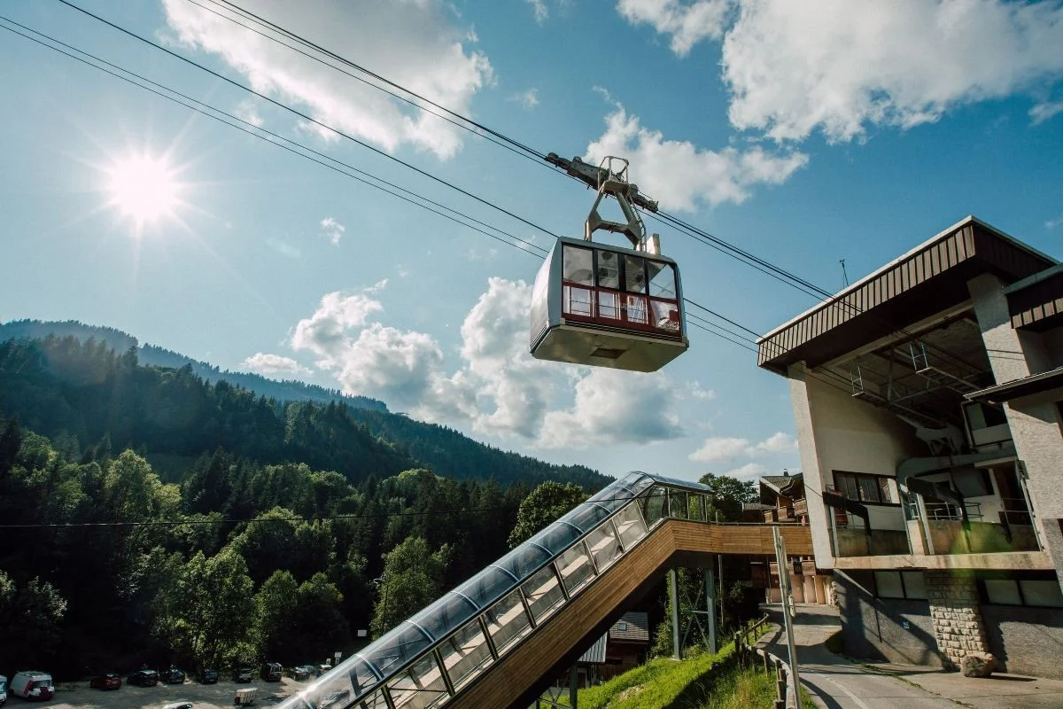 Nyon cable car cabin