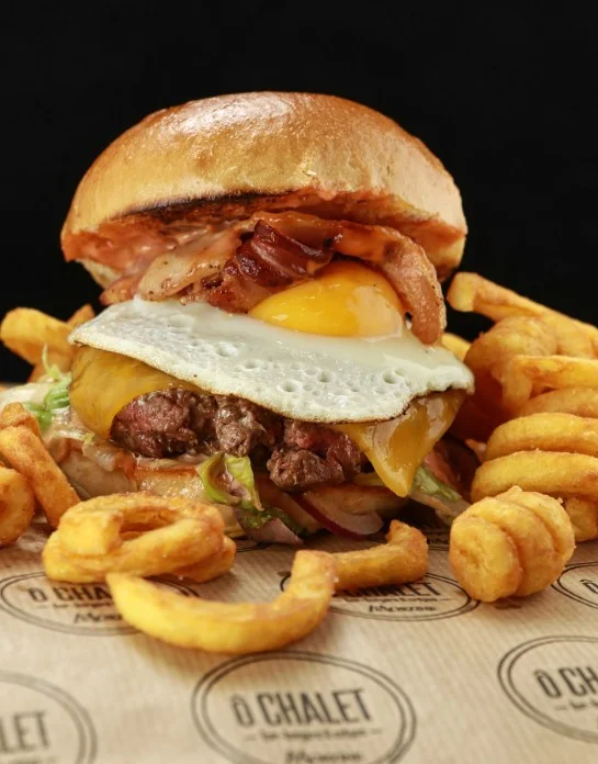 Mountain burger at the Ô Chalet restaurant